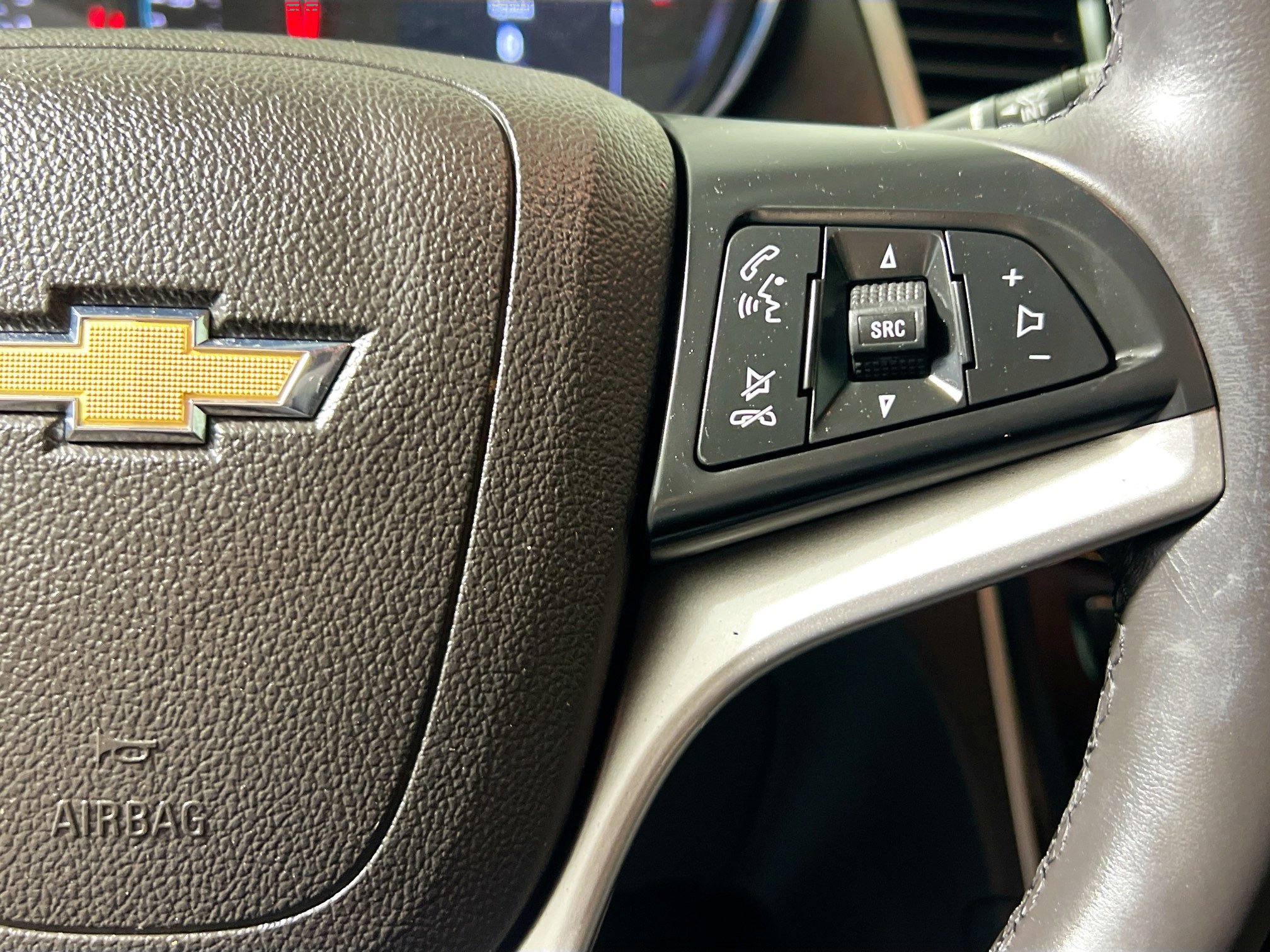 Used 2020 Chevrolet Trax LT w/ LT Convenience Package image 19