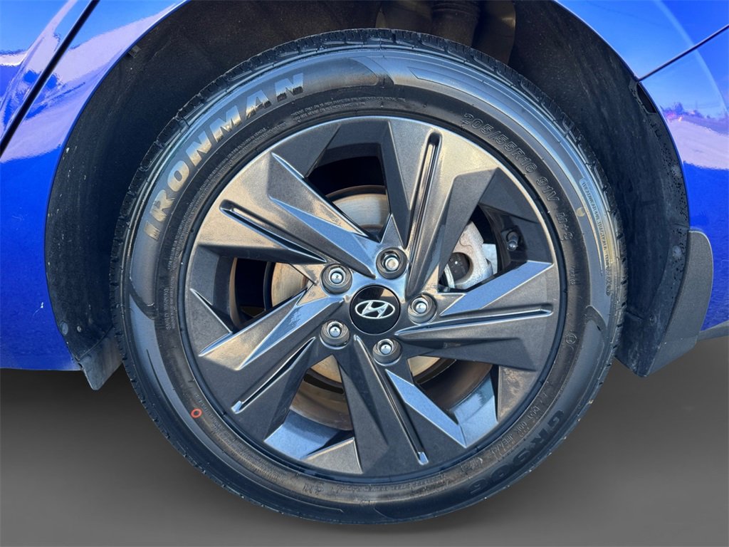 Used 2022 Hyundai Elantra SEL image 11