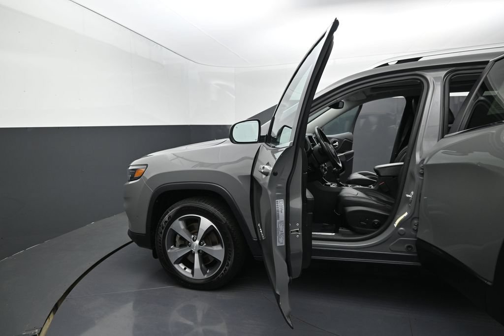 Used 2021 Jeep Cherokee Limited AWD/4WD image 13