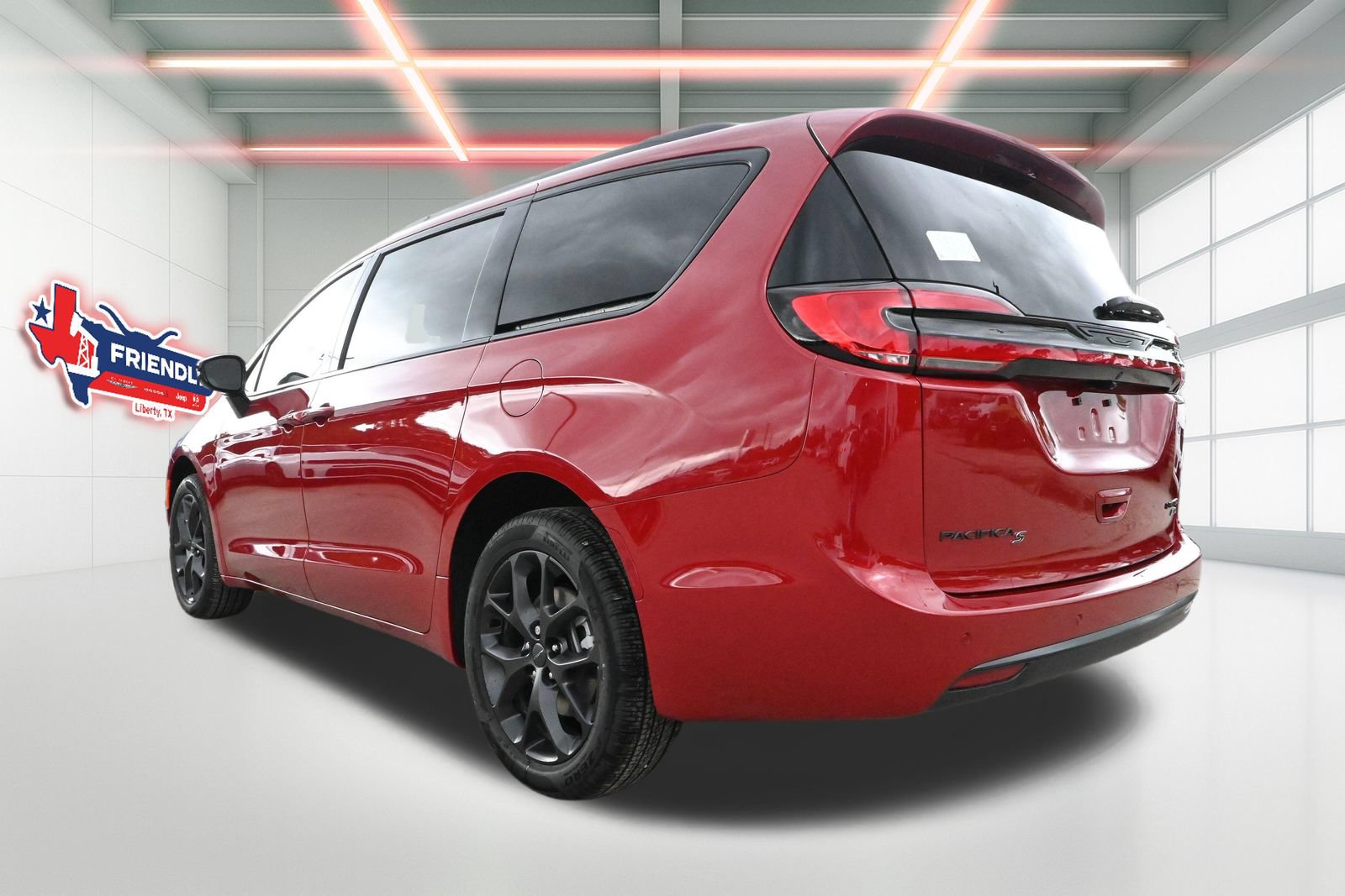 New 2027 Chrysler Pacifica Limited AWD/4WD image 2