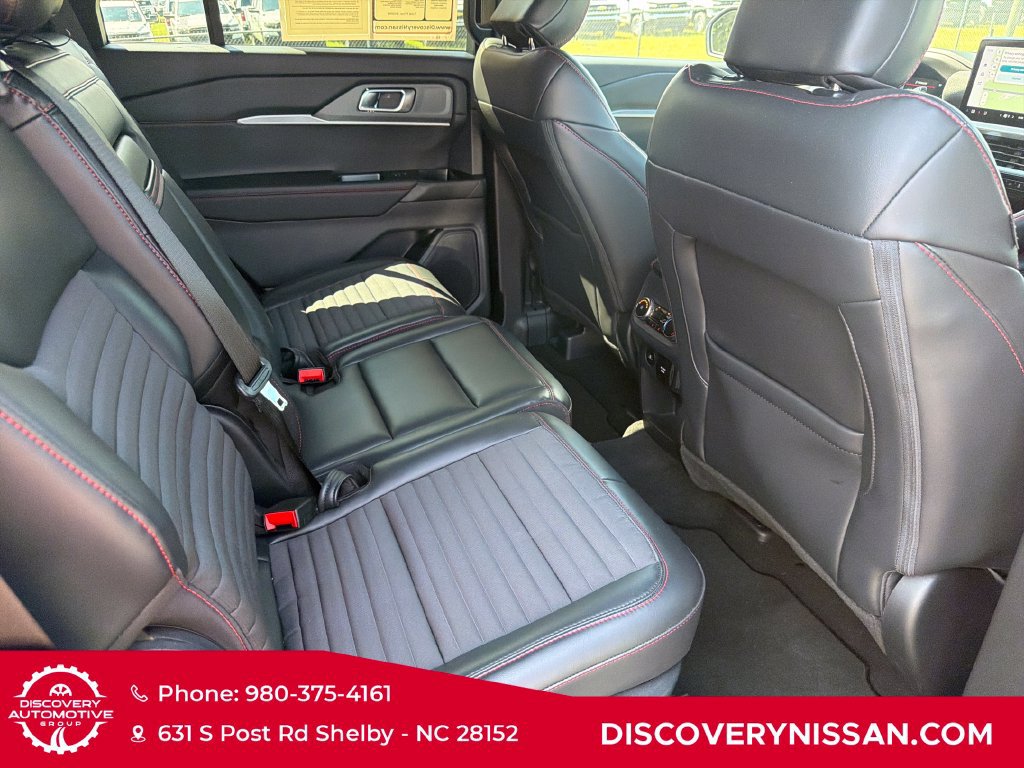 Used 2025 Ford Explorer ST-Line w/ Premium Package AWD/4WD image 39