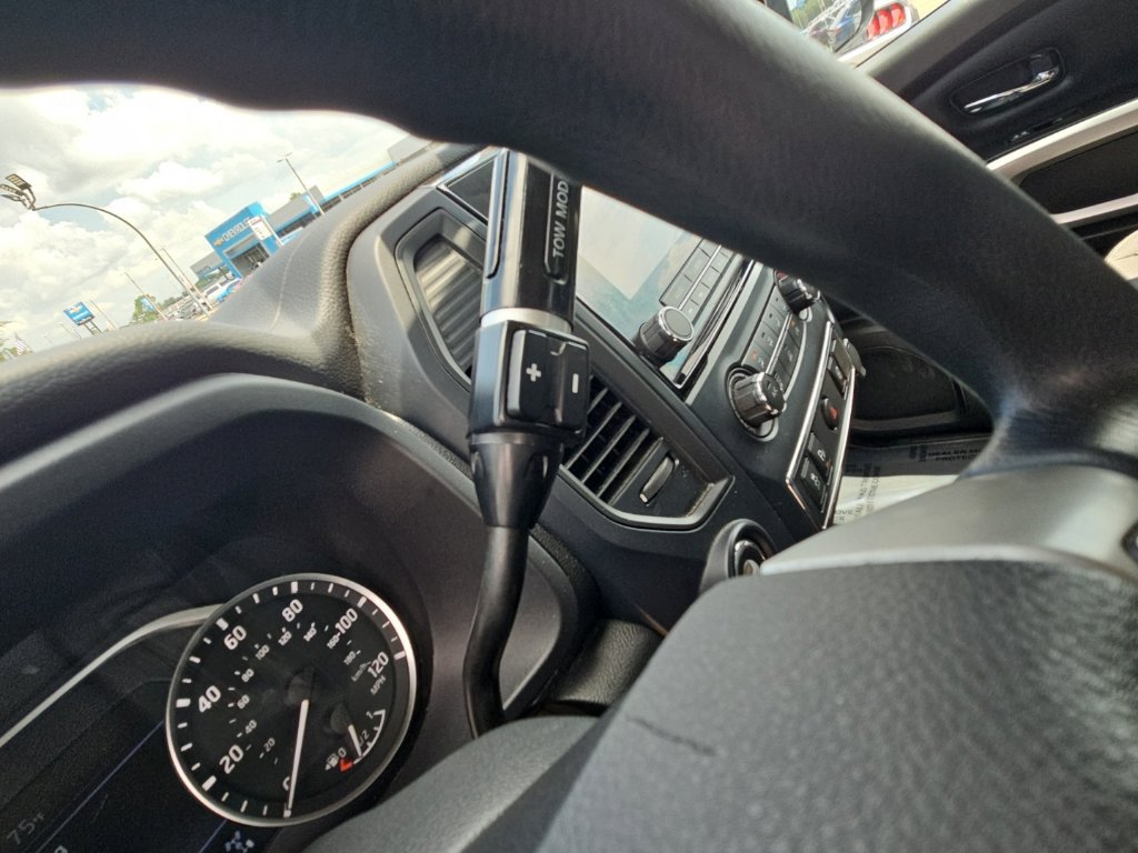 Used 2023 Nissan Titan SV AWD/4WD image 19