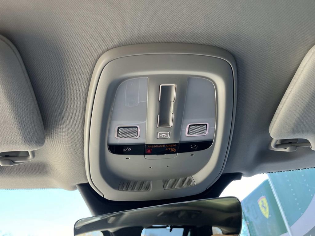 Used 2025 Volvo XC90 B6 Ultra image 38