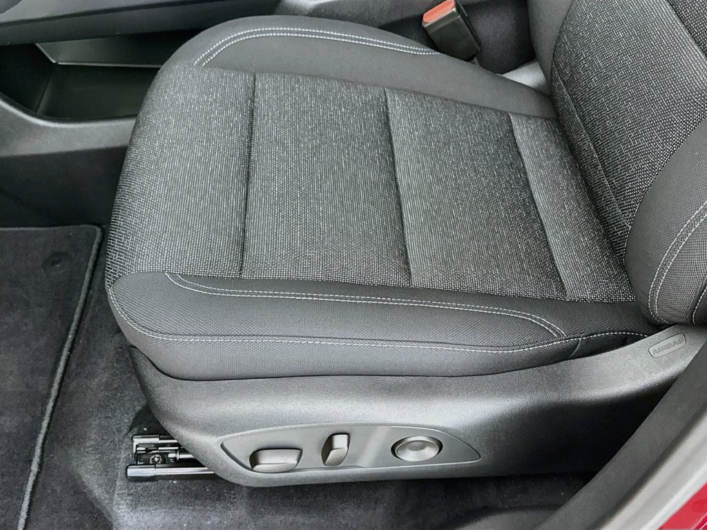 New 2027 Chevrolet Traverse LT w/ Sun and Wheel Package FWD image 23