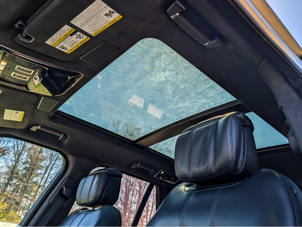 Used 2022 Land Rover Range Rover Autobiography AWD/4WD image 18