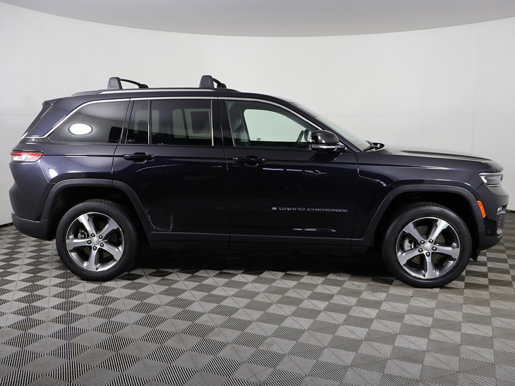 Used 2022 Jeep Grand Cherokee Limited 4xe w/ Luxury Tech Group II AWD/4WD image 23