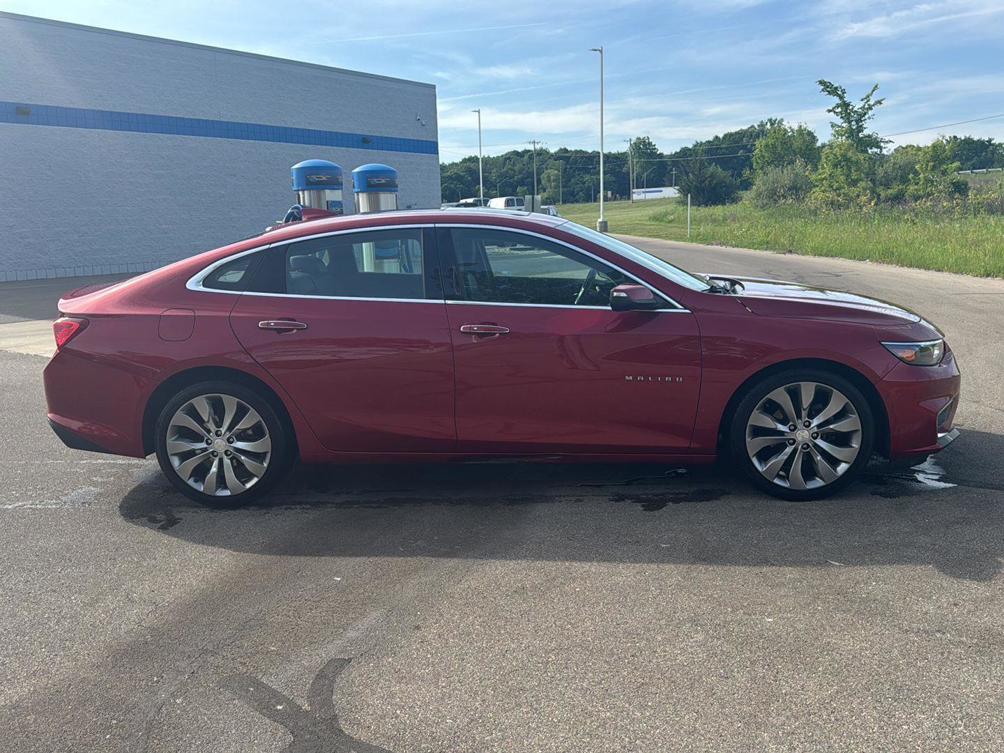 Used 2016 Chevrolet Malibu Premier w/ Driver Confidence Package II FWD image 6