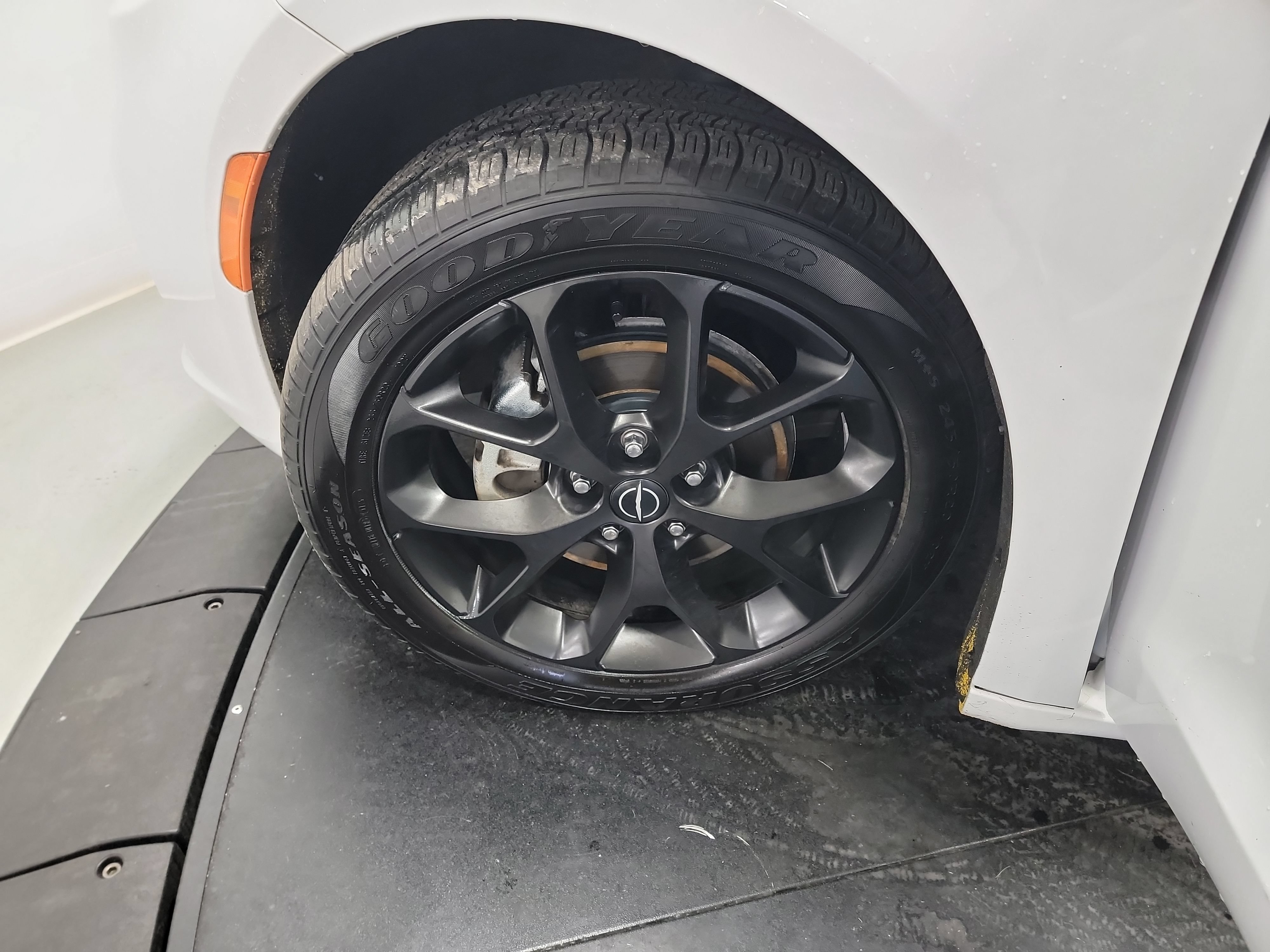 Used 2025 Chrysler Pacifica Limited FWD image 30