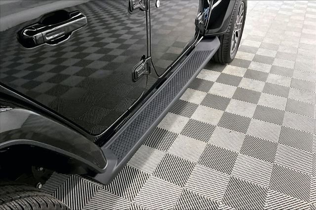 Used 2023 Jeep Wrangler Unlimited Sahara image 41