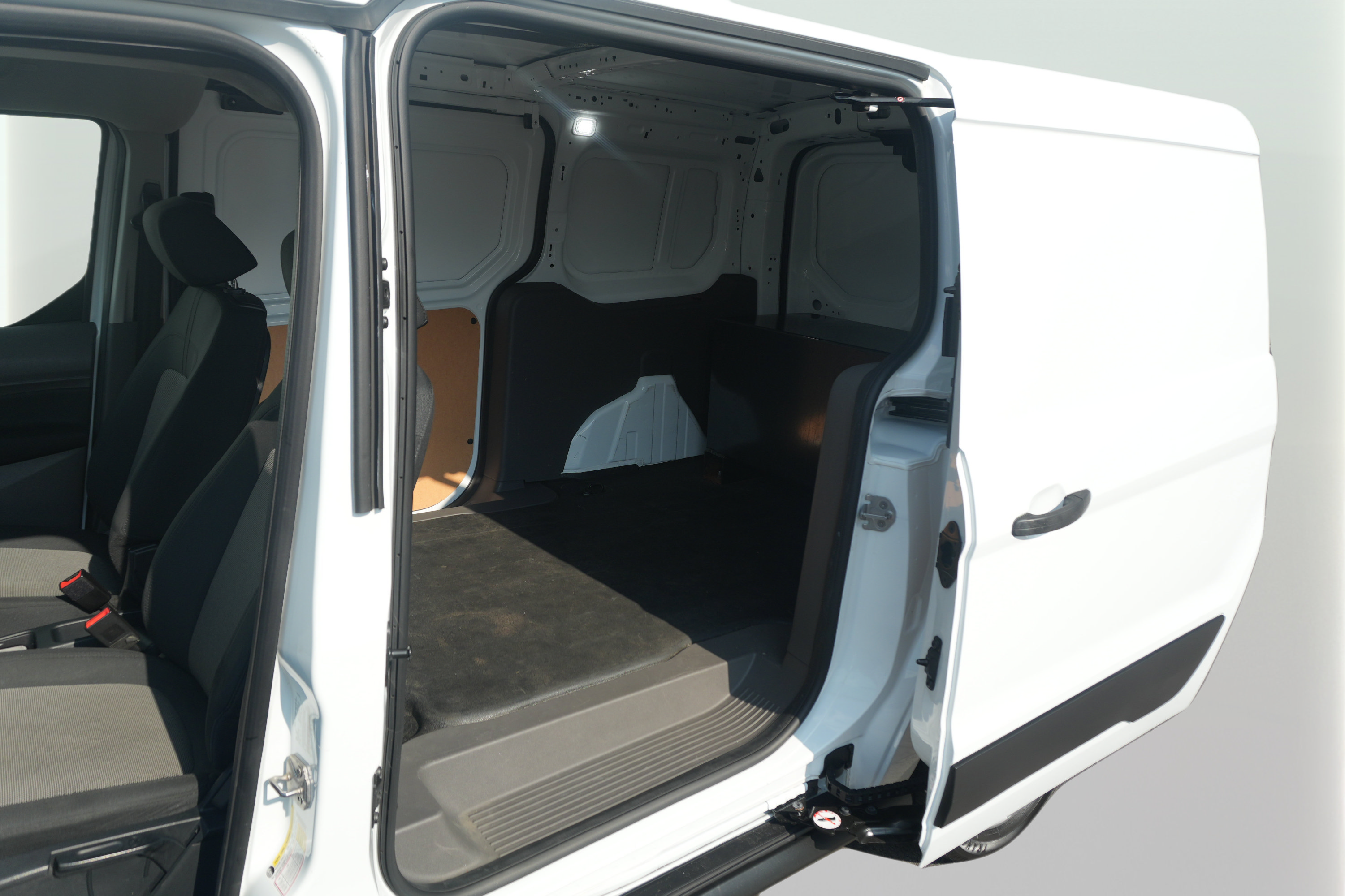 Used 2022 Ford Transit Connect XL FWD image 17
