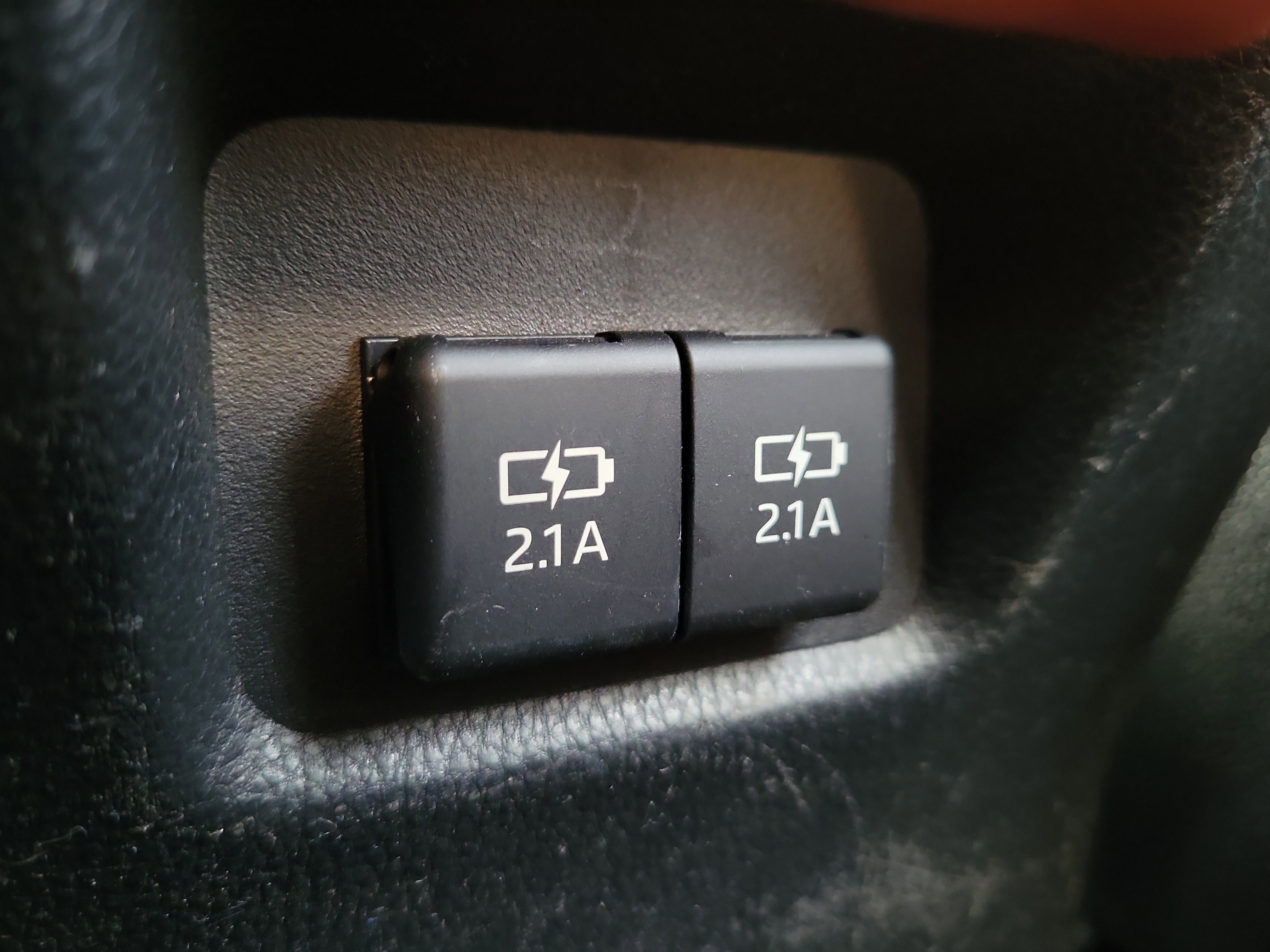 Used 2021 Toyota RAV4 XLE w/ Convenience Package image 11