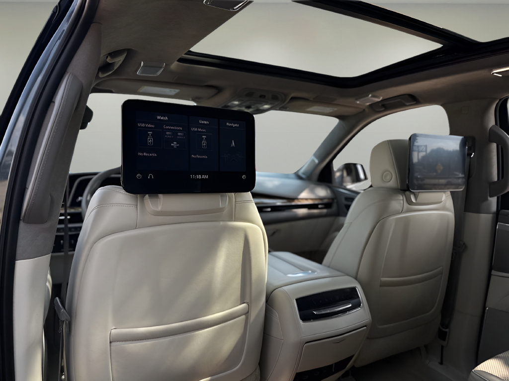Used 2021 Cadillac Escalade Premium Luxury Platinum AWD/4WD image 18