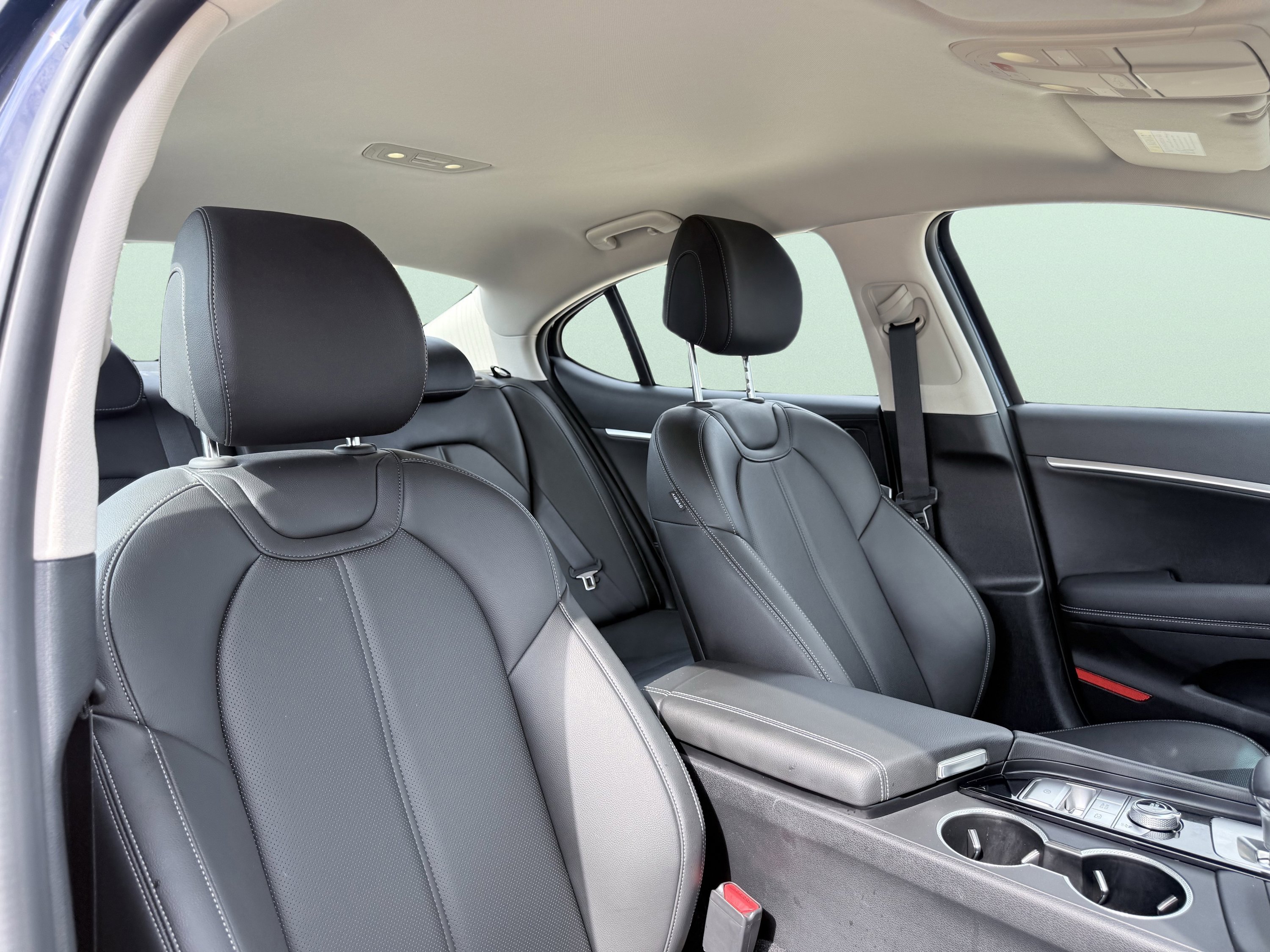 Used 2026 Genesis G70 2.5T image 46