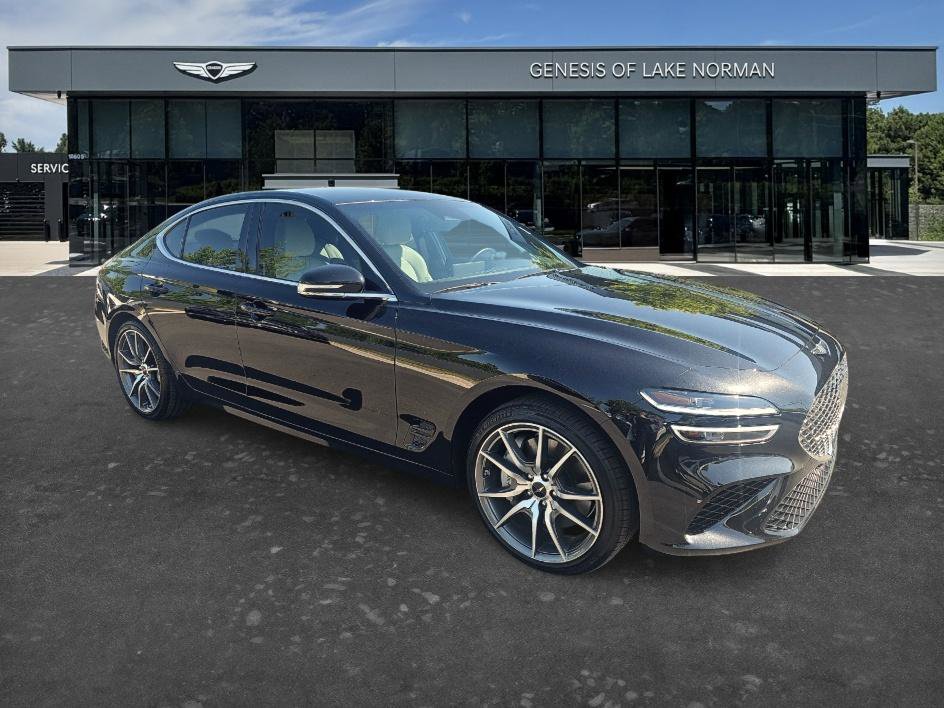 Used 2025 Genesis G70 2.5T RWD image 3