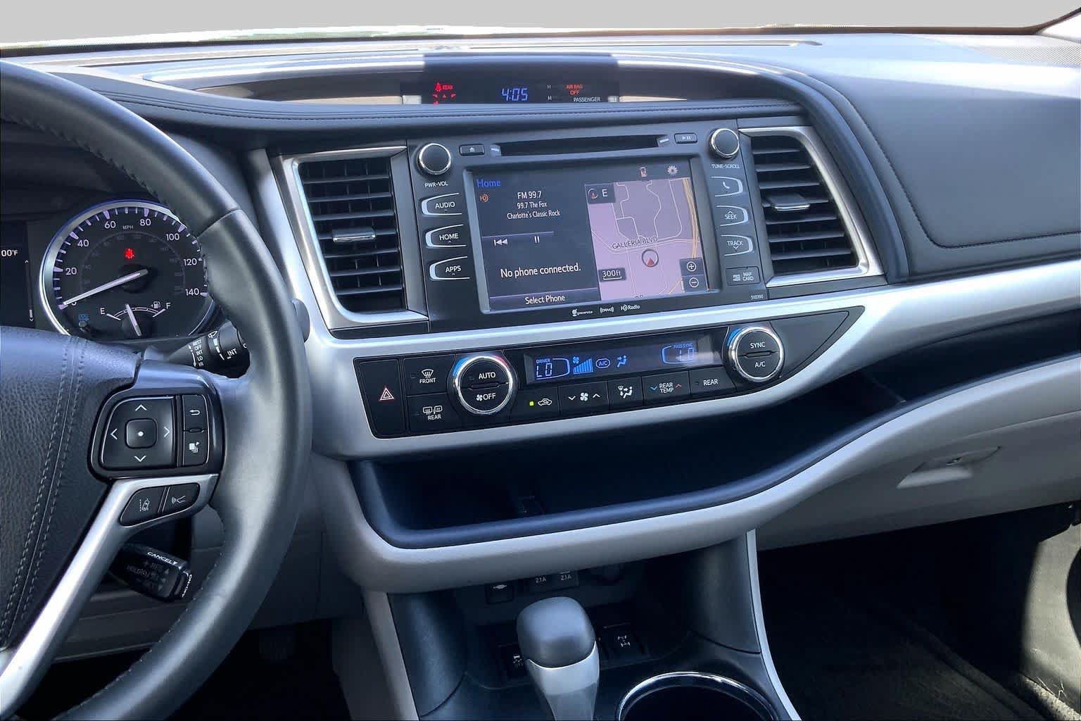 Used 2019 Toyota Highlander XLE AWD/4WD image 7