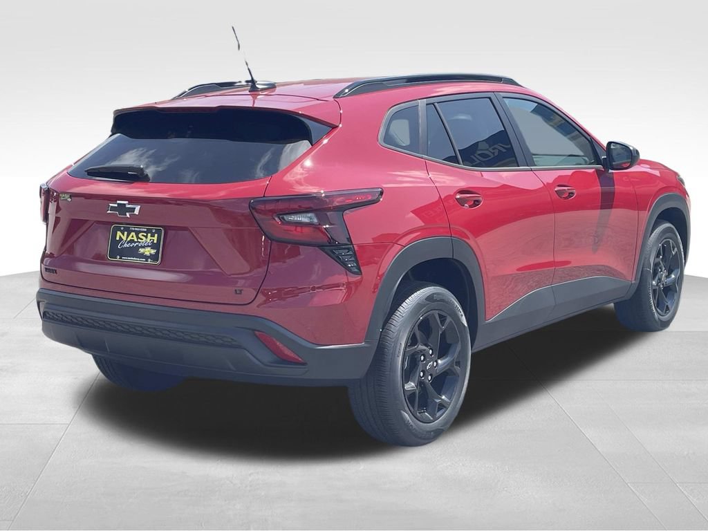 New 2026 Chevrolet Trax LT w/ Midnight Edition FWD video 3