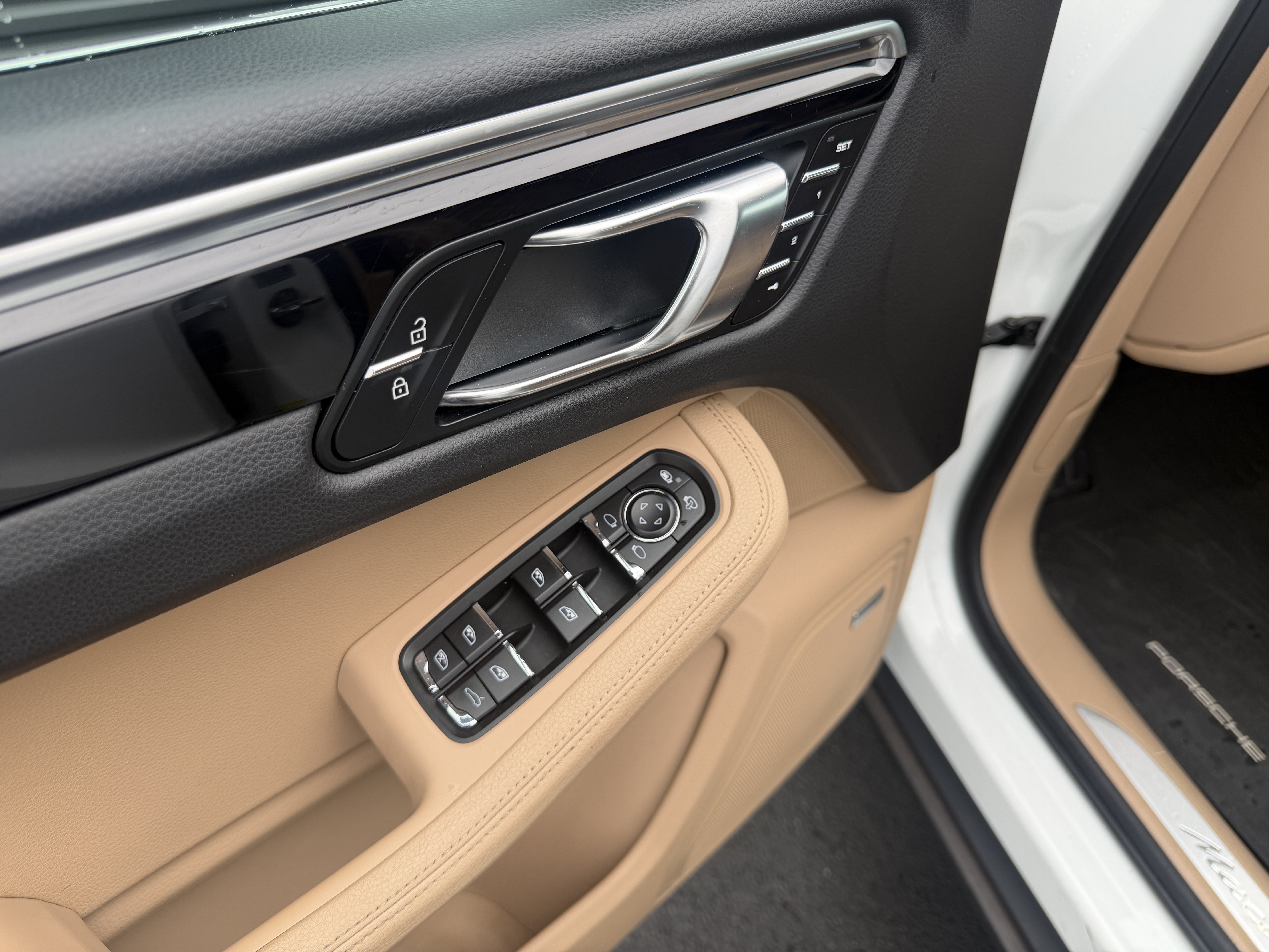 Used 2019 Porsche Macan S AWD/4WD image 23