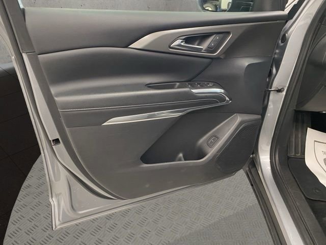 Used 2024 Chevrolet Traverse LT image 27