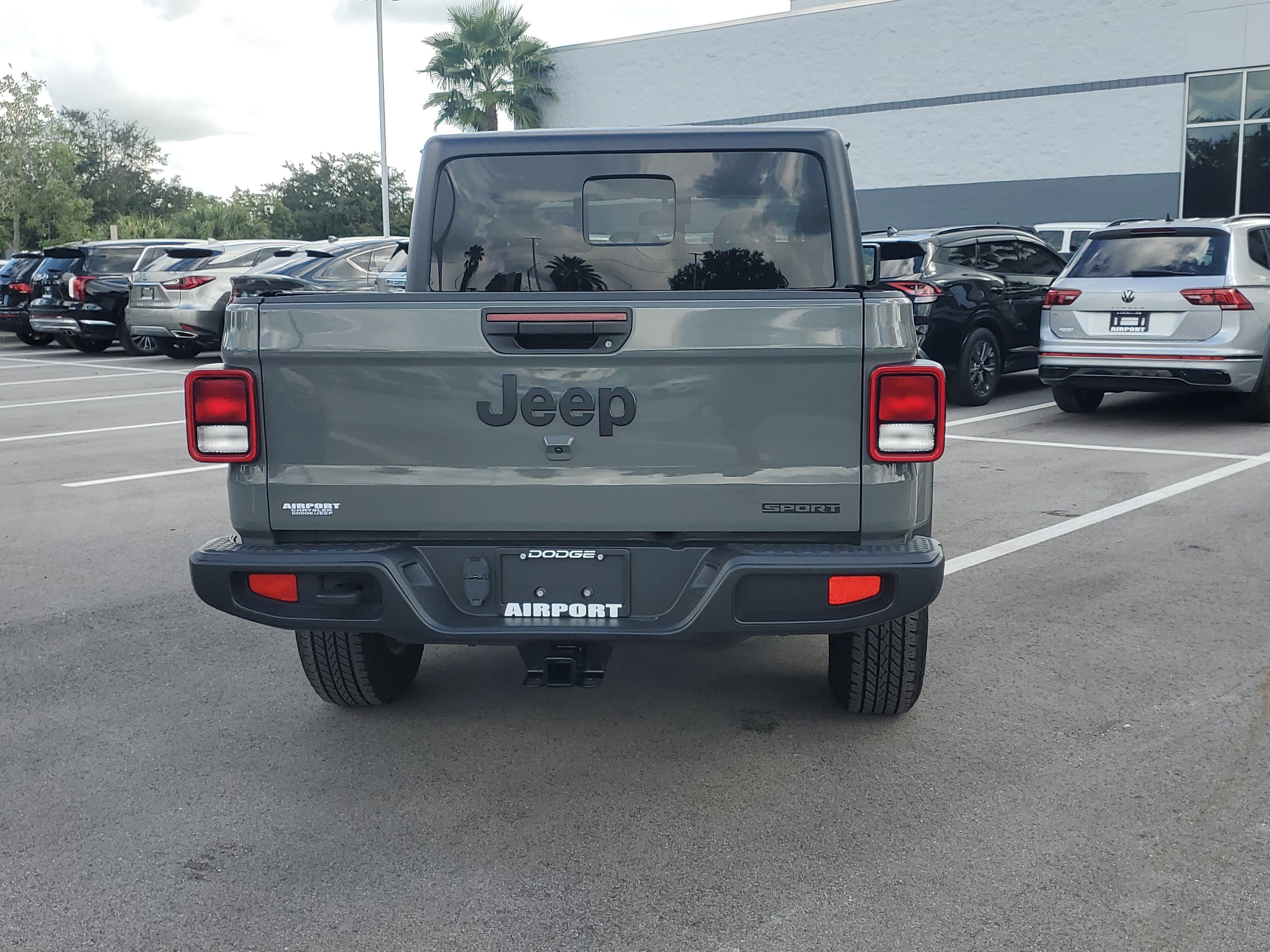 Used 2021 Jeep Gladiator Sport AWD/4WD image 7