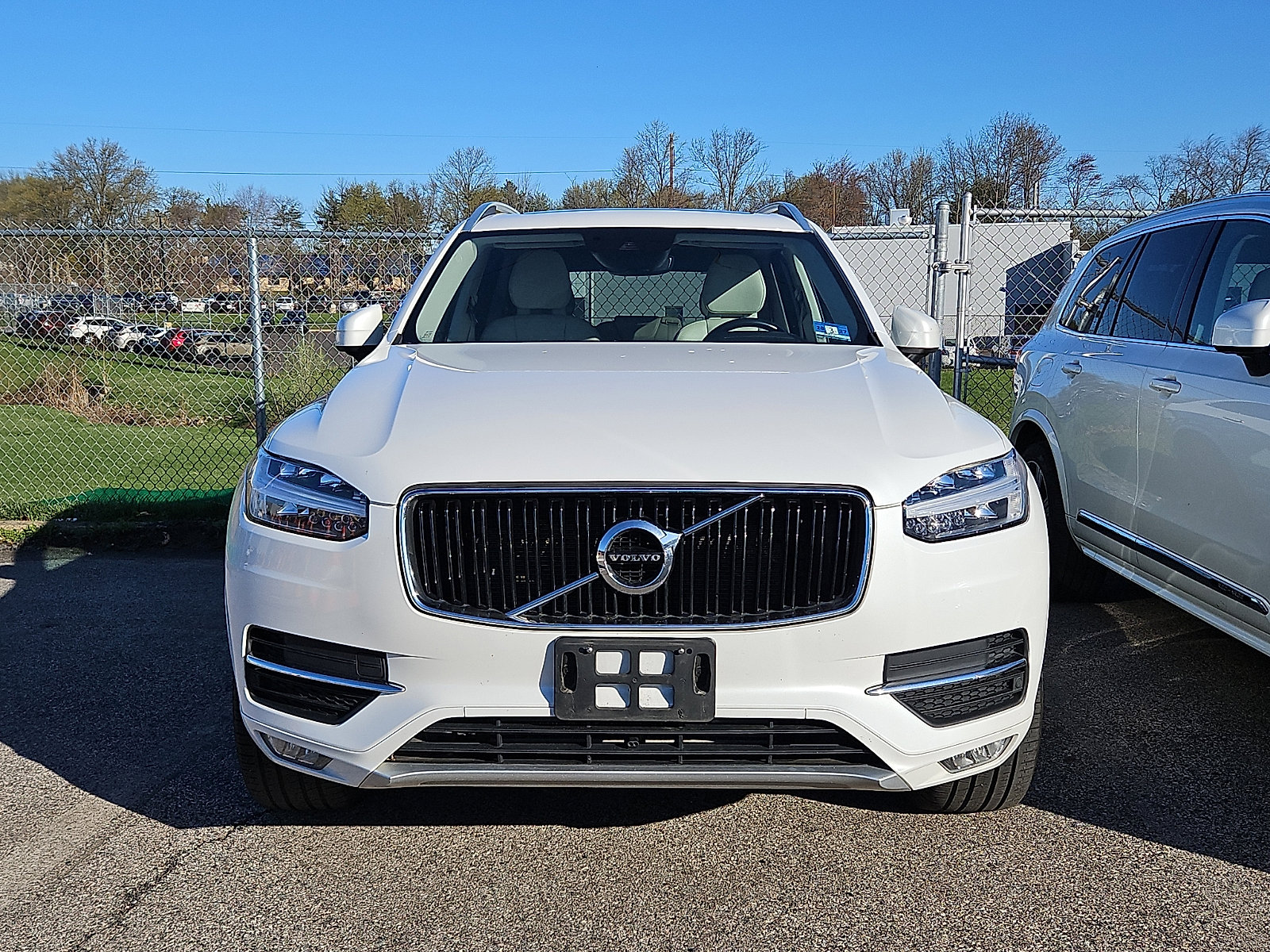Used 2018 Volvo XC90 T5 Momentum w/ Protection Package image 2