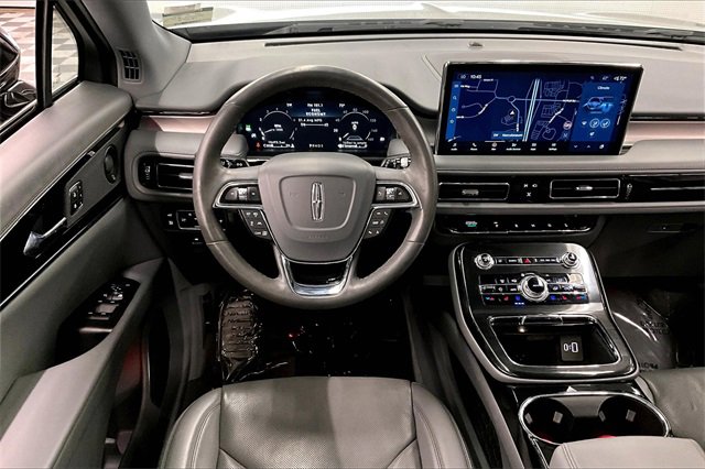 Used 2023 Lincoln Nautilus Reserve w/ Equipment Group 201A image 5