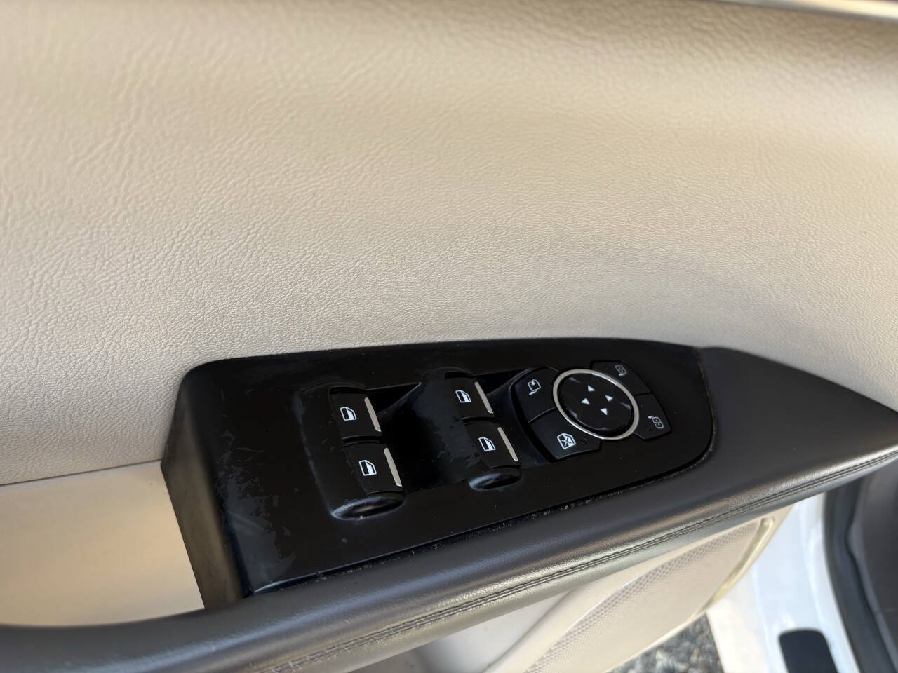 Used 2016 Lincoln MKX Reserve w/ Technology Package AWD/4WD image 23