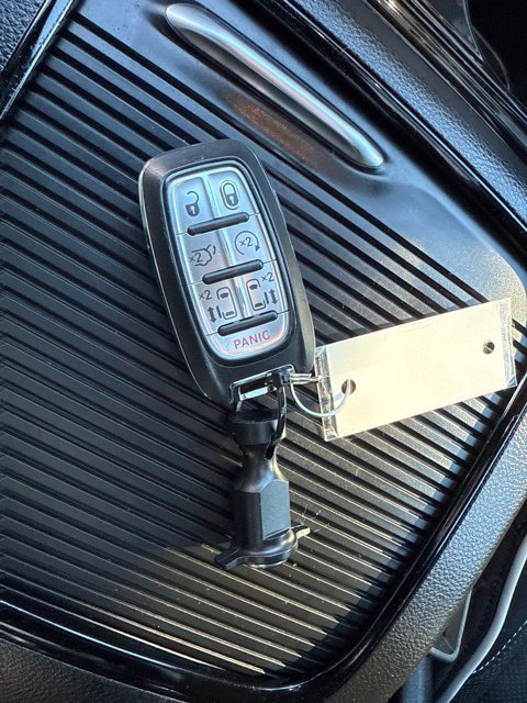 Used 2023 Chrysler Pacifica Limited w/ S Appearance Package FWD image 29