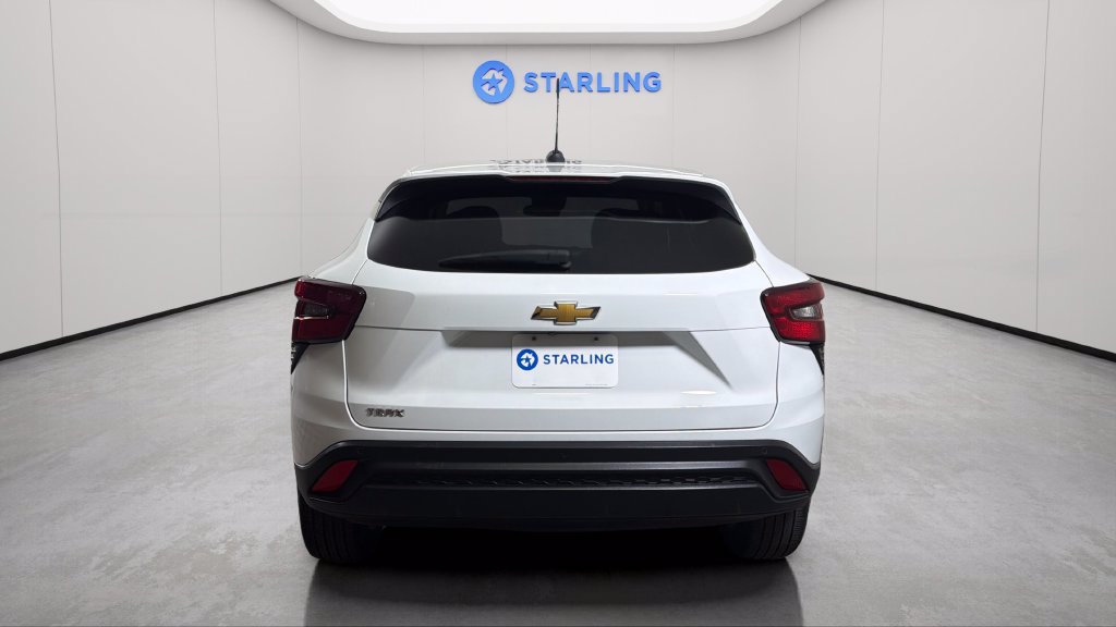 Certified 2024 Chevrolet Trax LS w/ LS Convenience Package FWD image 8