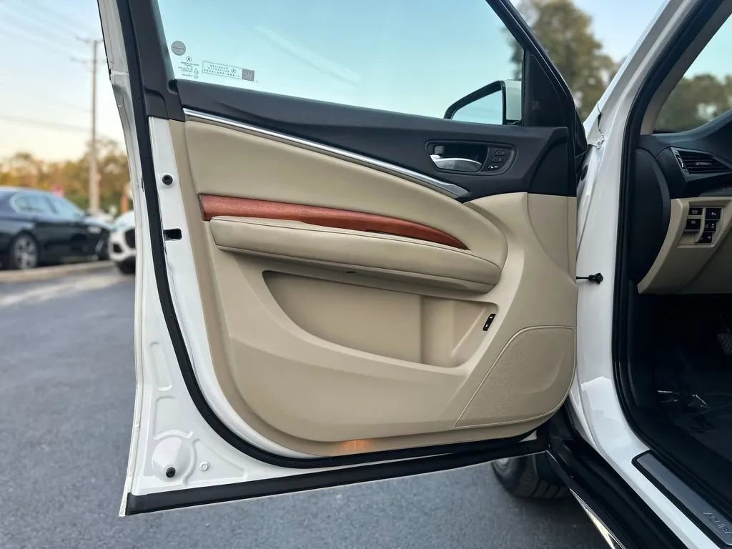 Used 2018 Acura MDX SH-AWD w/ Advance Package image 9
