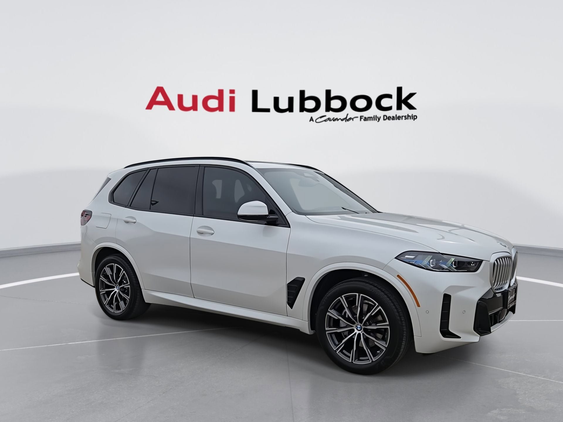 Used 2026 BMW X5 sDrive40i w/ M Sport Package RWD image 2