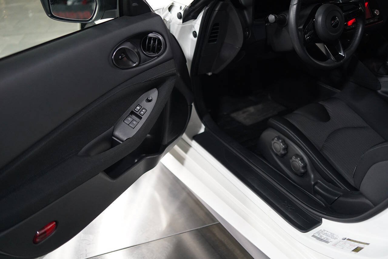 Used 2025 Nissan Z Sport w/ Floor Mat Package RWD image 67