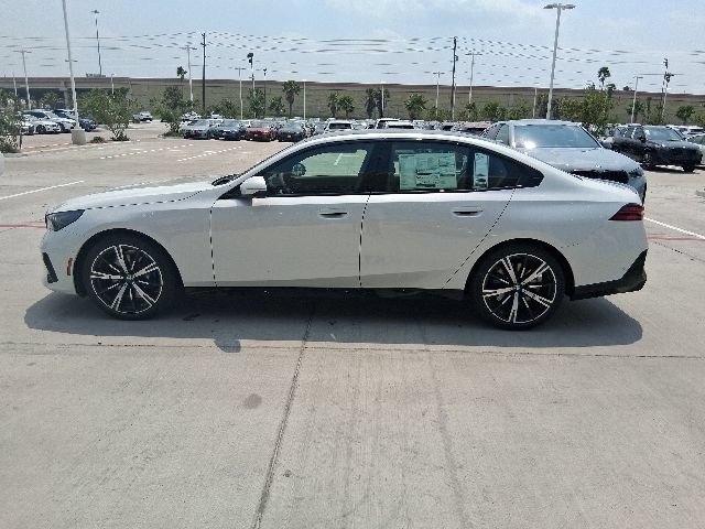 New 2026 BMW 530i w/ M Sport Package RWD image 3