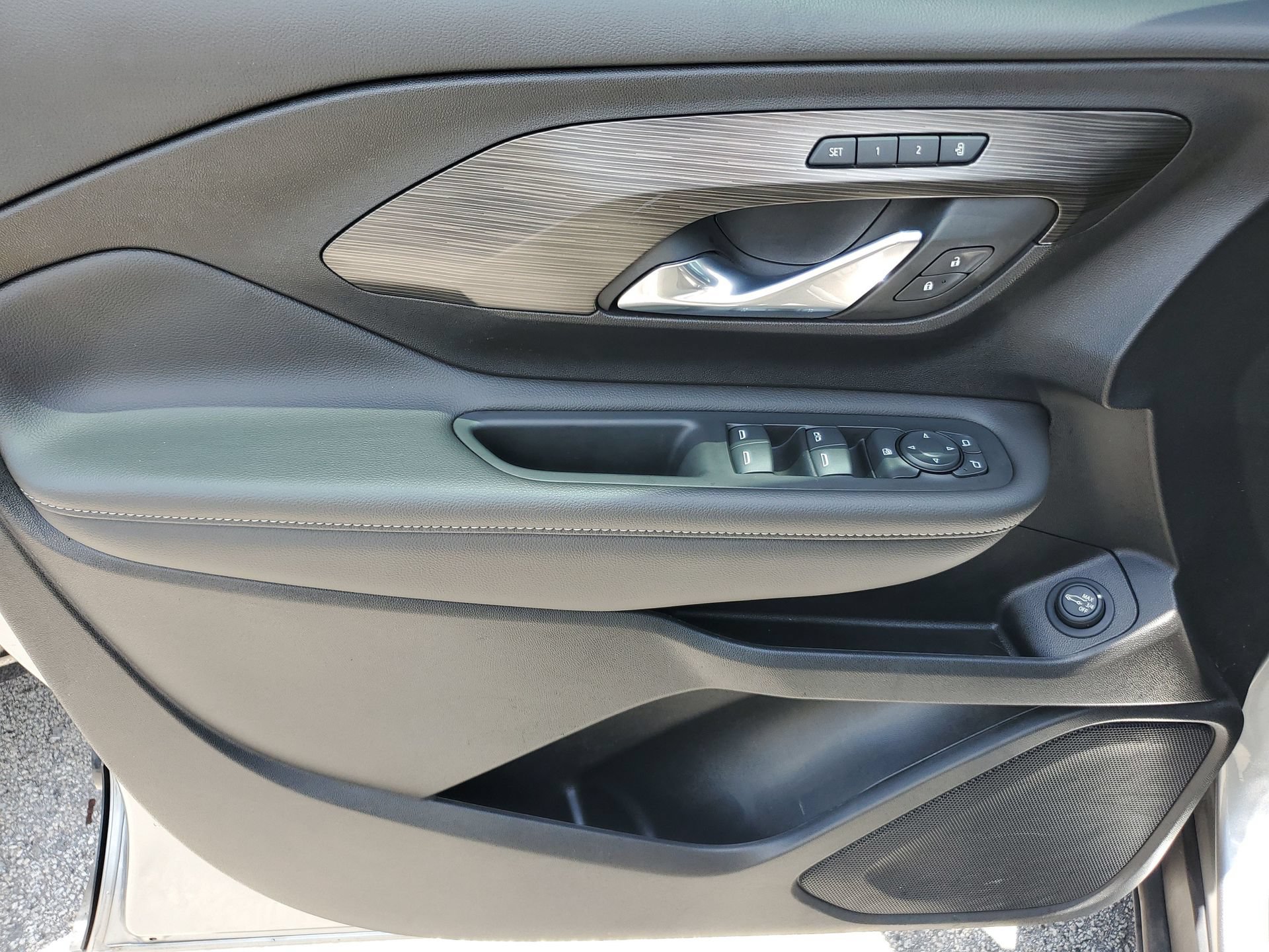 Used 2023 GMC Terrain SLT w/ LPO, Floor Liner Package FWD image 17