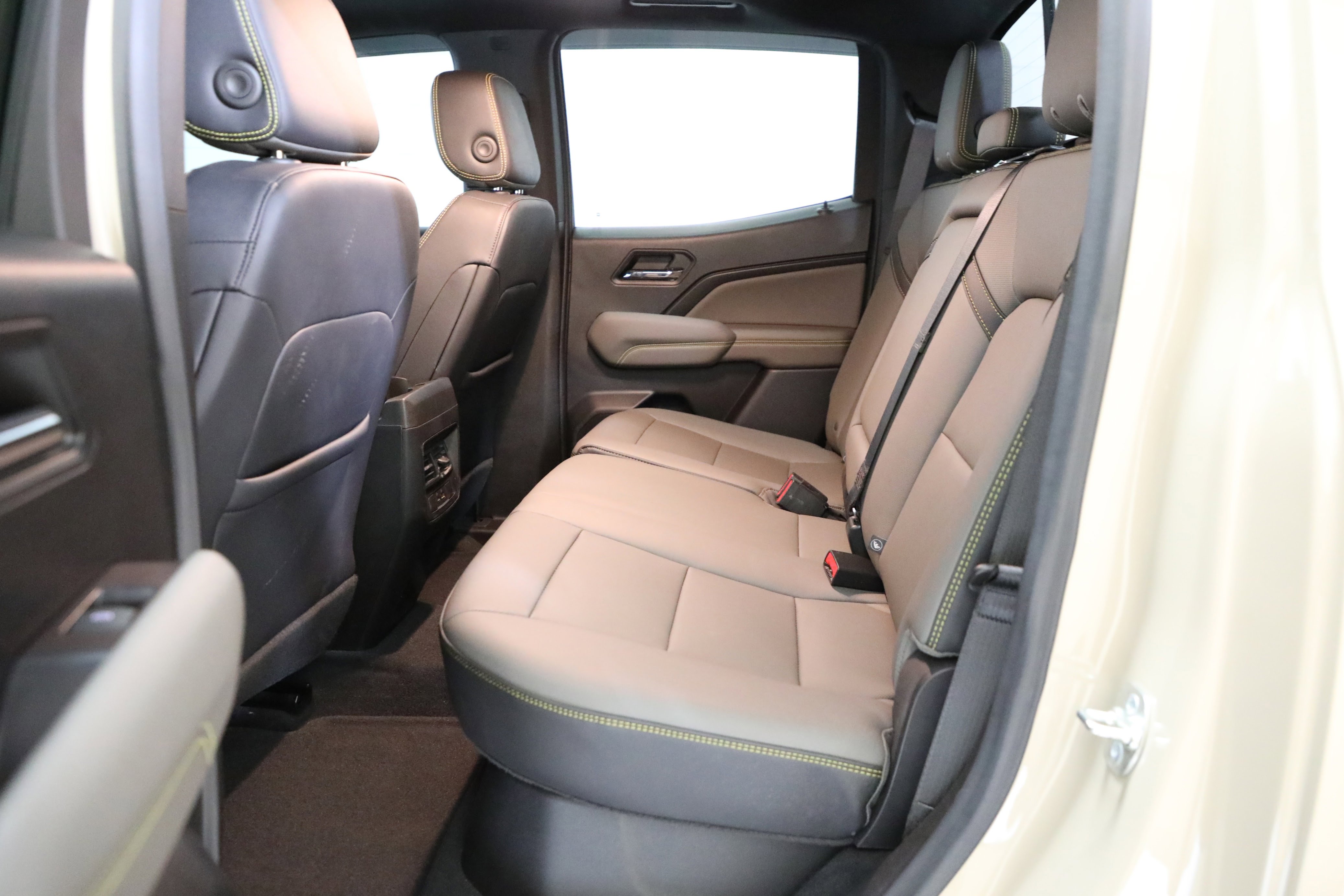 Used 2024 Chevrolet Colorado ZR2 w/ ZR2 Convenience Package III image 14