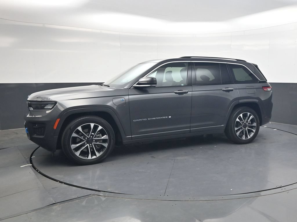 Used 2023 Jeep Grand Cherokee Overland w/ Advanced Protech Group III AWD/4WD image 13