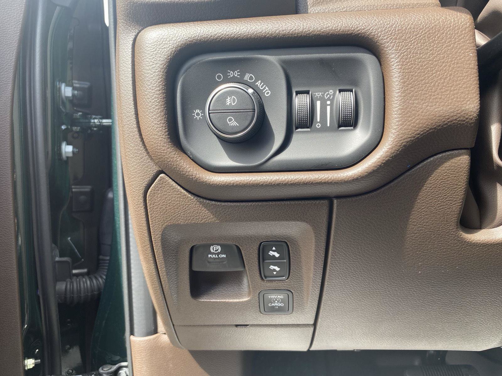 New 2026 RAM 1500 Laramie w/ Chrome Appearance Group AWD/4WD image 16