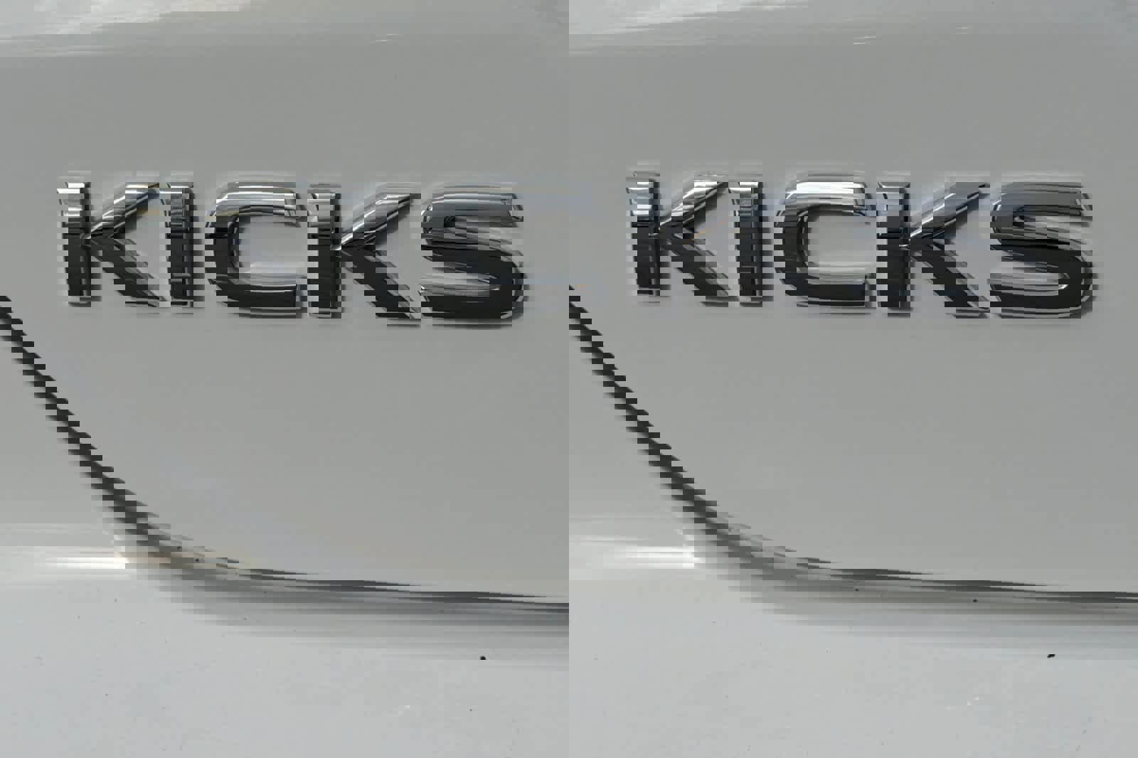 Used 2021 Nissan Kicks S image 12