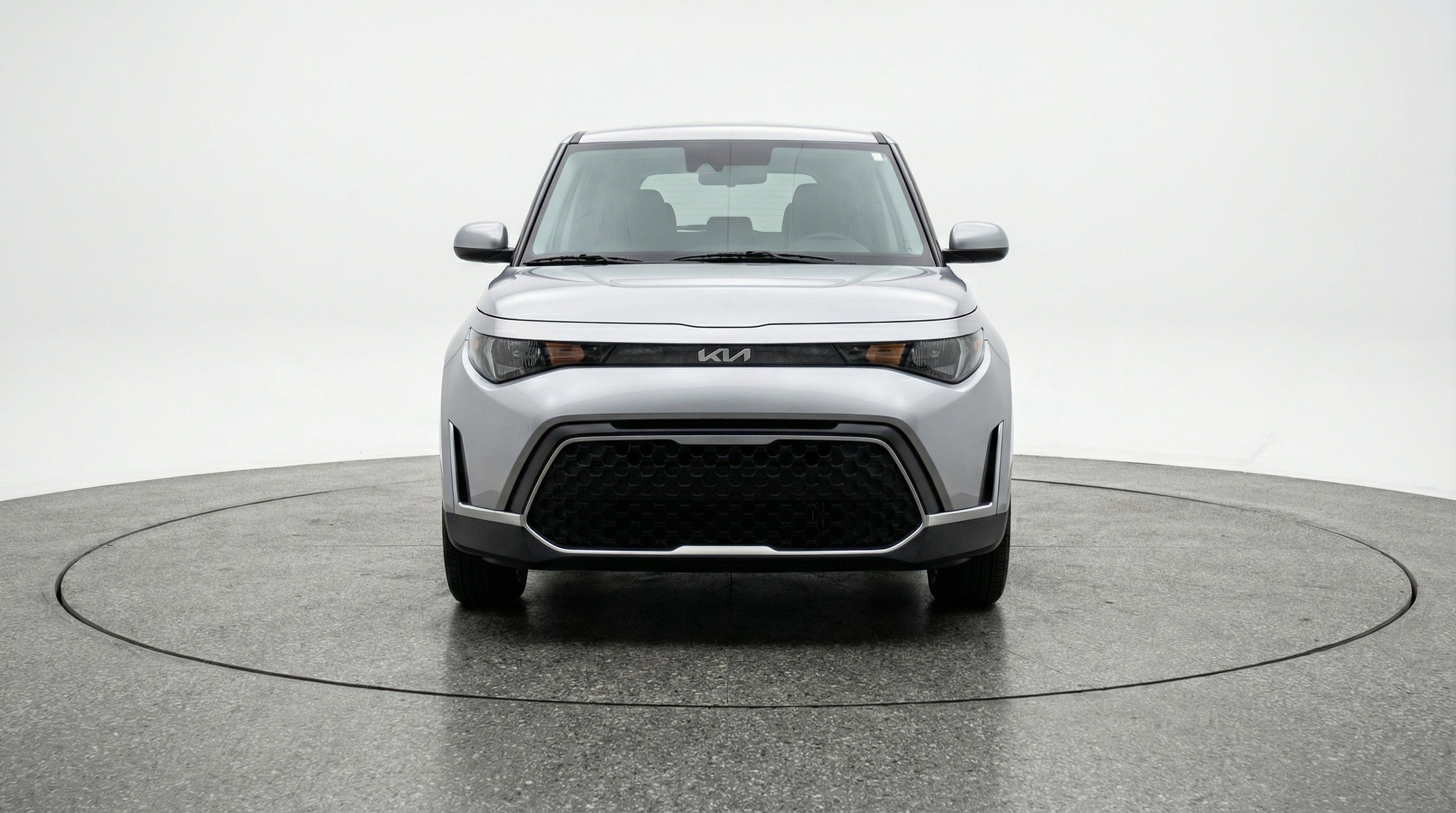 Used 2025 Kia Soul LX w/ LX Technology Package image 2