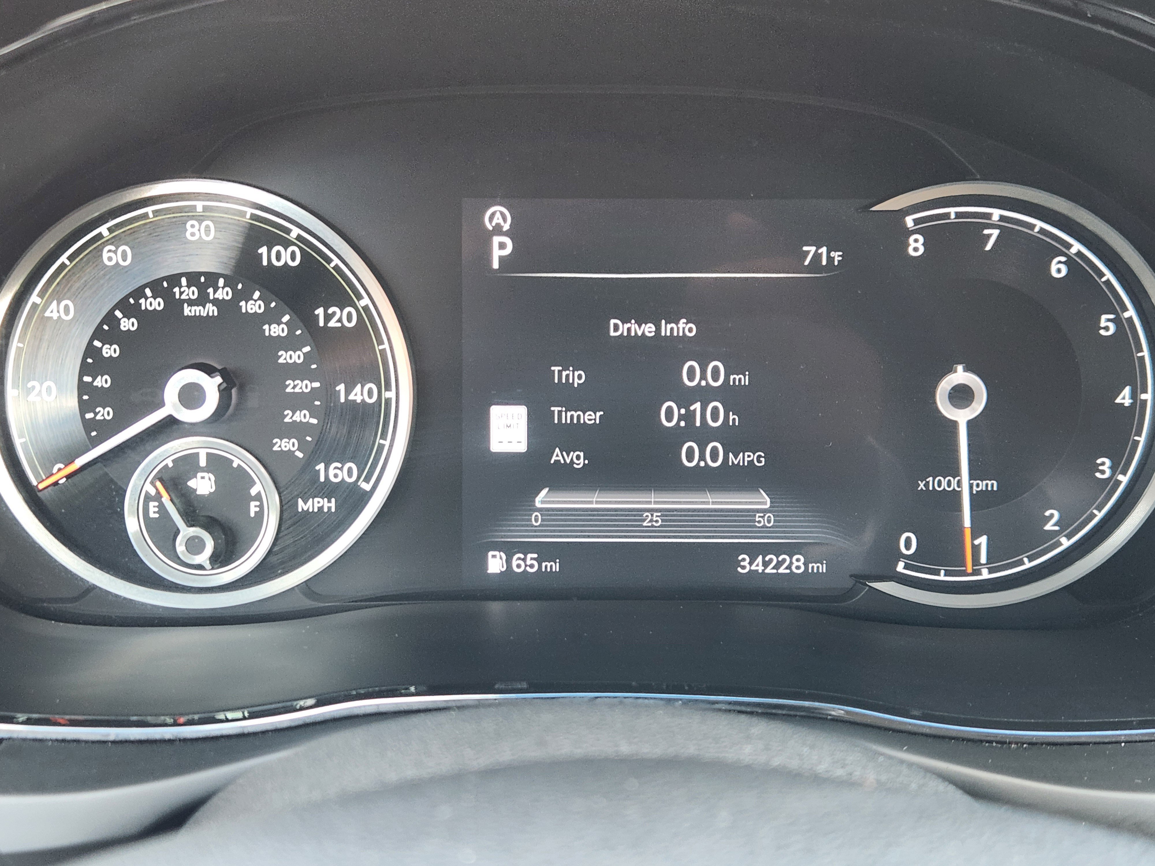 Used 2025 Genesis GV70 2.5T AWD/4WD image 10