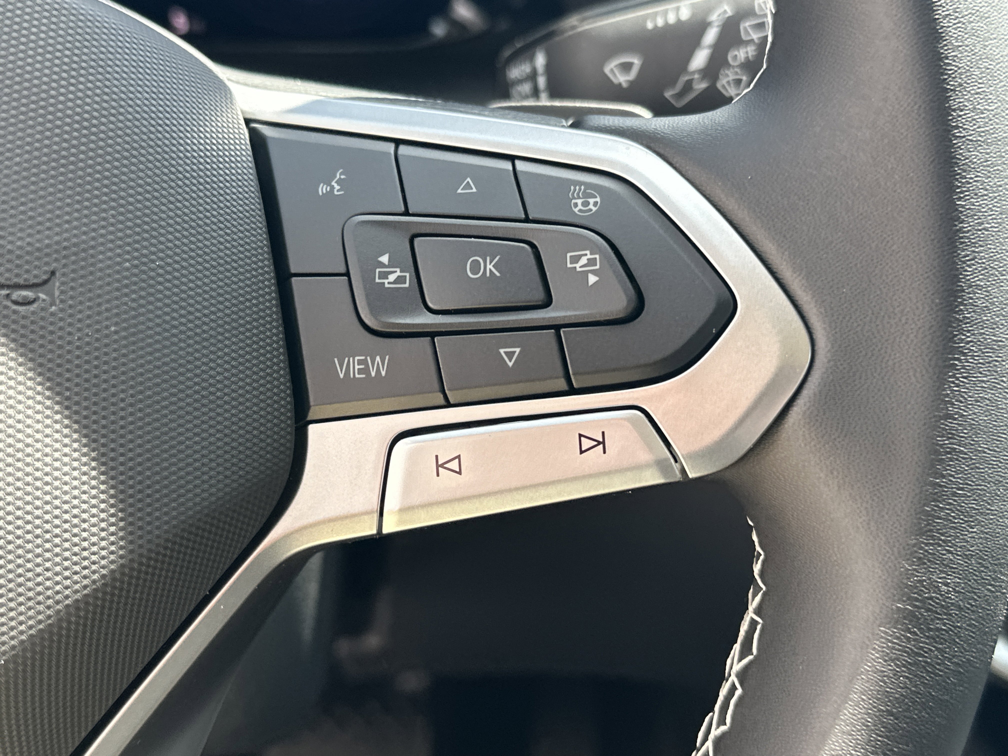 New 2026 Volkswagen Atlas SE image 16