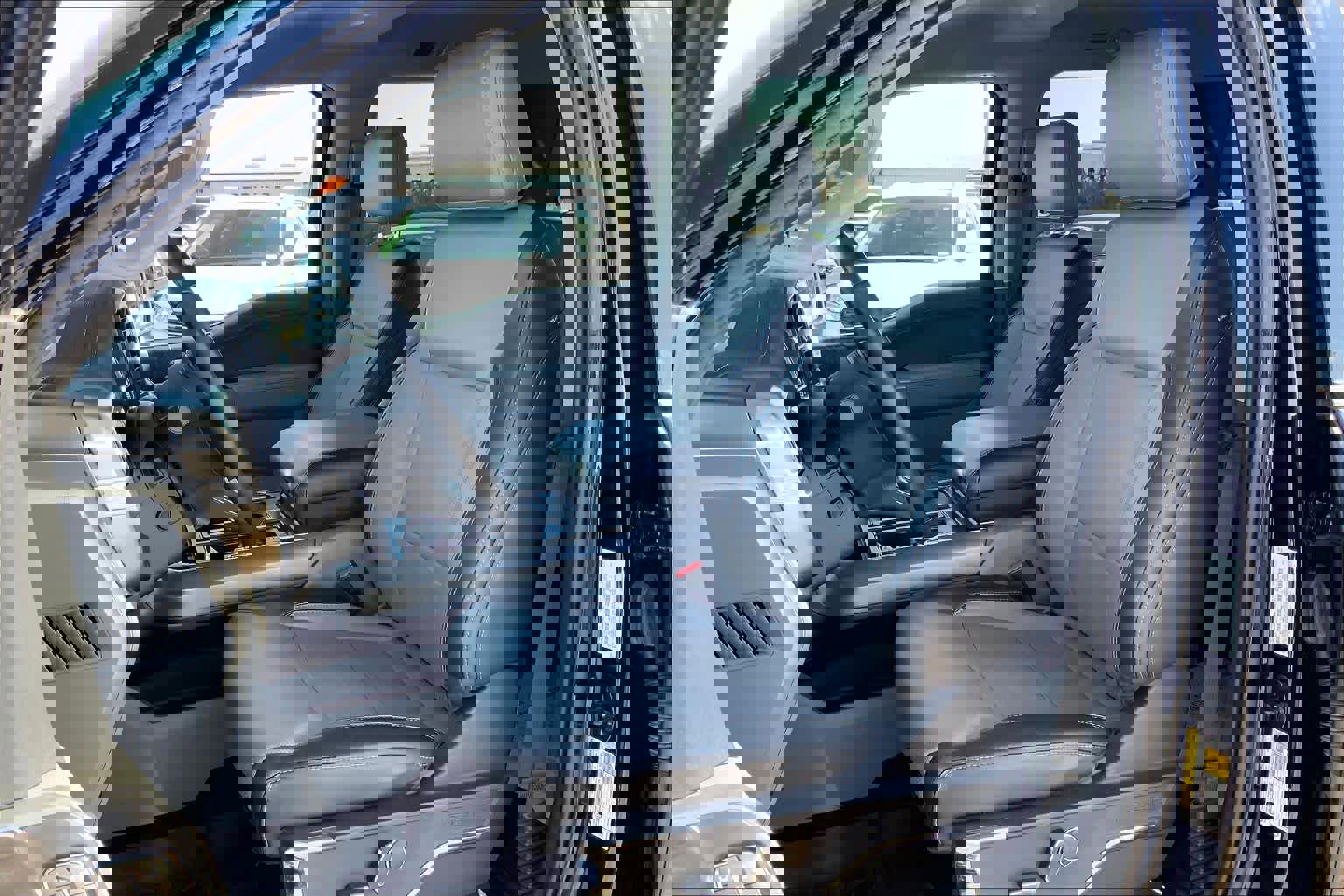 Certified 2022 Ford F150 Lariat w/ Equipment Group 502A High image 7