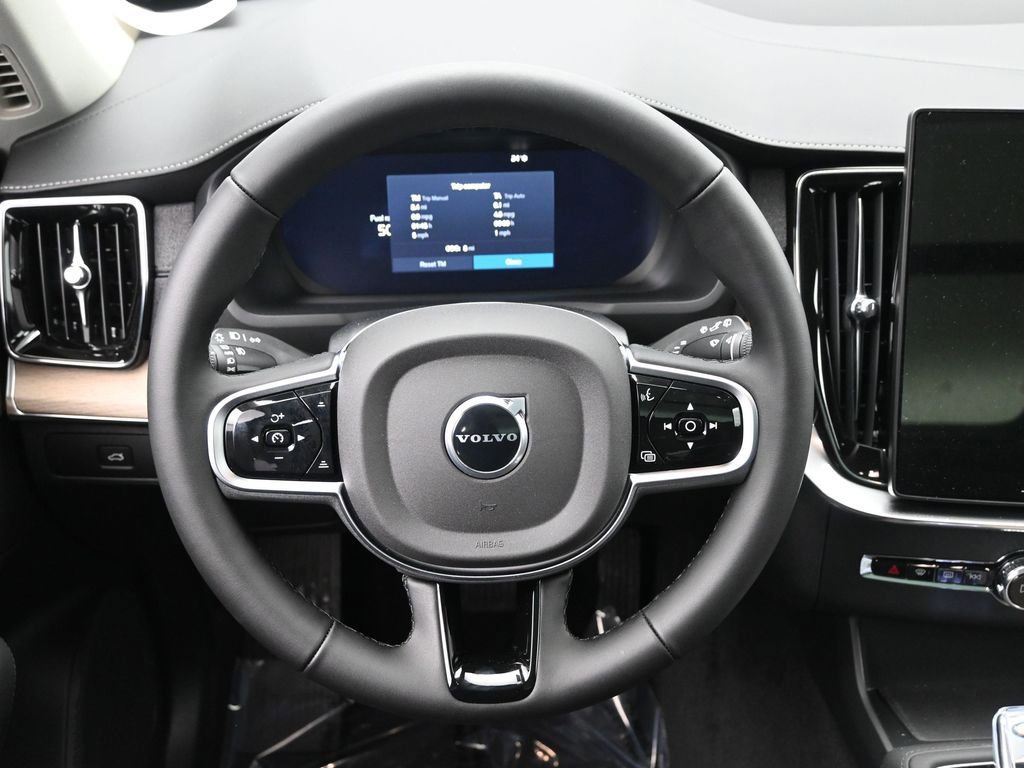 New 2026 Volvo XC90 B5 Plus w/ Protection Package AWD/4WD image 17