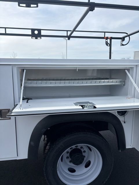New 2026 Ford F550 4x4 Crew Cab image 15