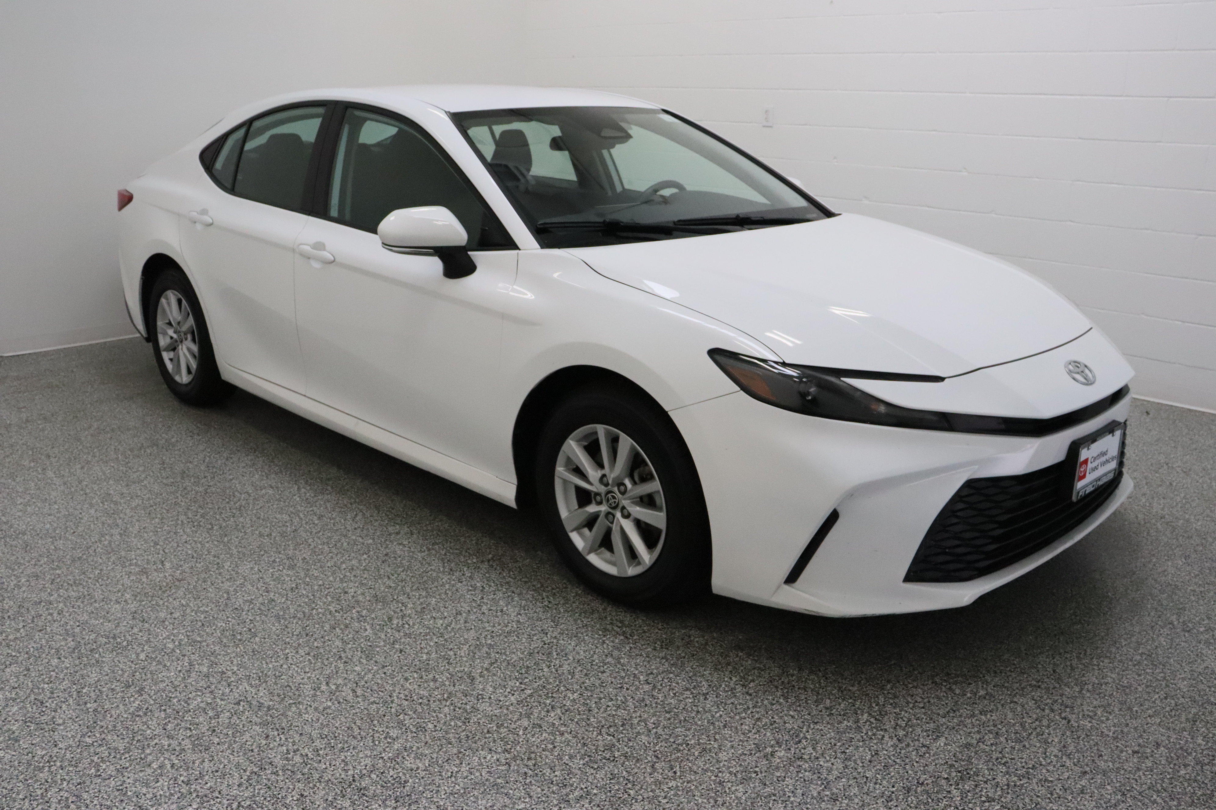 Certified 2025 Toyota Camry LE FWD image 4