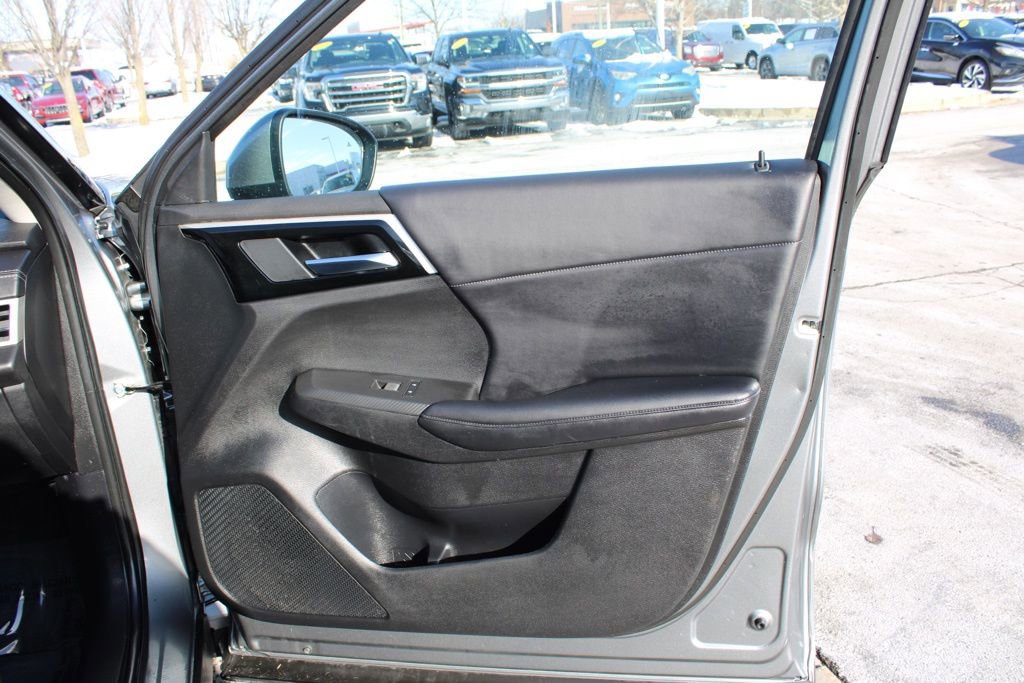 Used 2022 Mitsubishi Outlander SE image 22