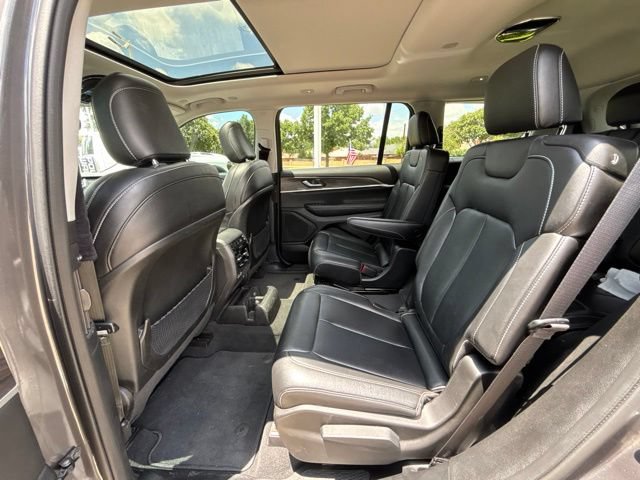 Certified 2023 Jeep Grand Cherokee L Limited AWD/4WD image 12