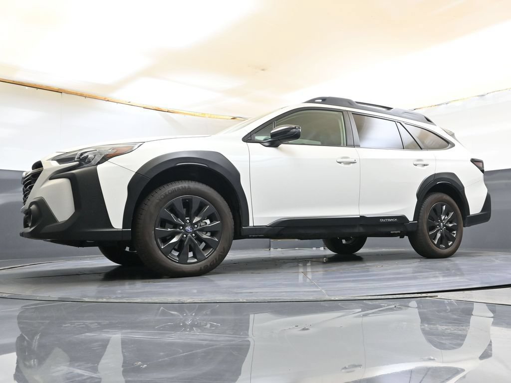 Certified 2025 Subaru Outback Onyx Edition AWD/4WD image 30
