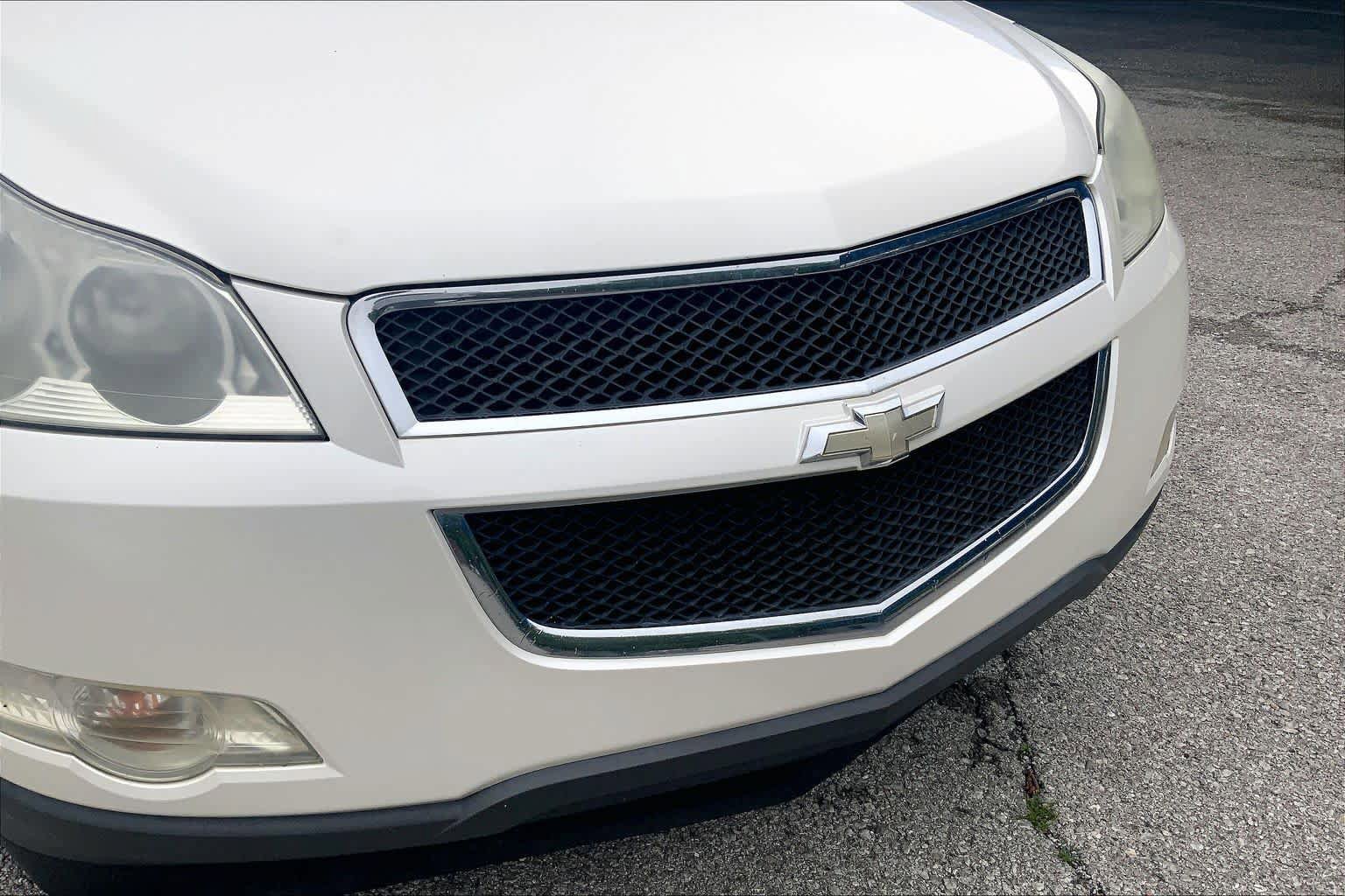 Used 2011 Chevrolet Traverse LT w/ White Premiere Package FWD image 28