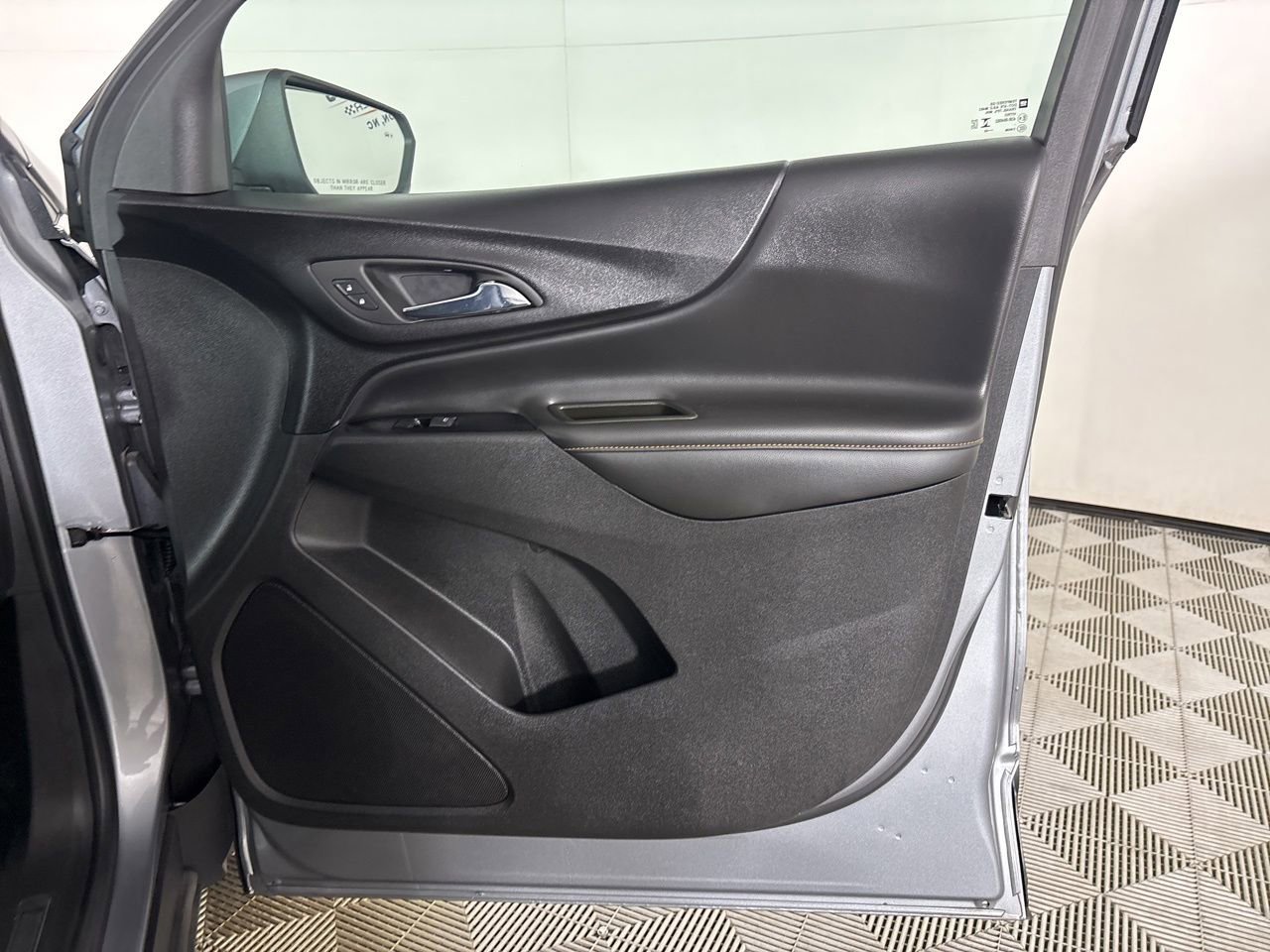 Used 2023 Chevrolet Equinox Premier image 27