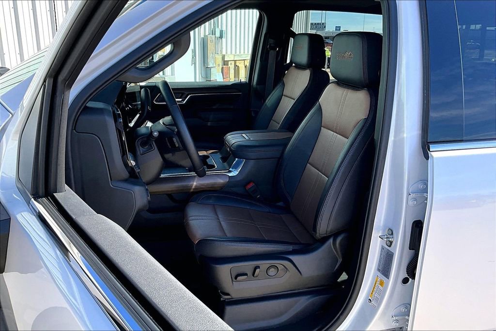 Used 2024 Chevrolet Silverado 2500 High Country w/ High Country Premium Package image 33